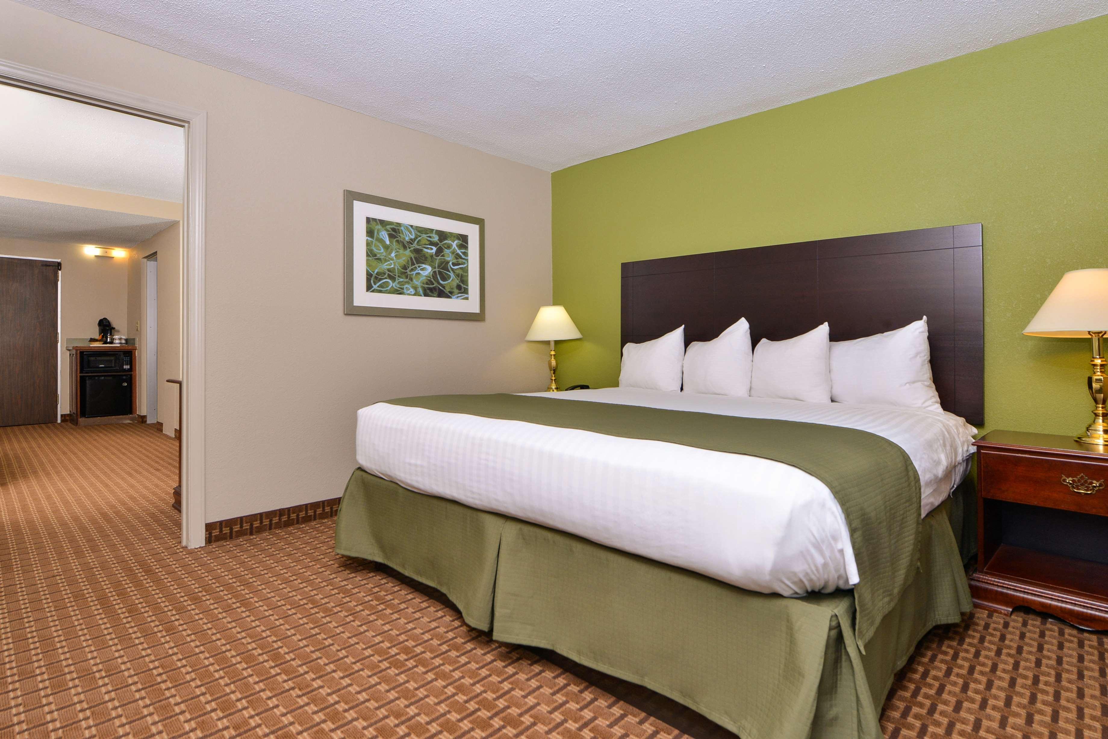Surestay Plus Hotel By Best Western Raleigh North Downtown Zewnętrze zdjęcie